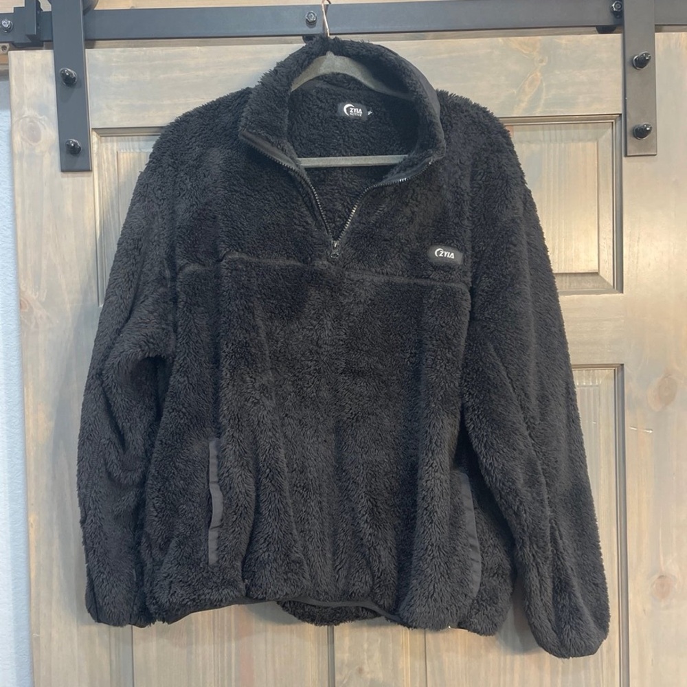 Zyia fuzzy pullover